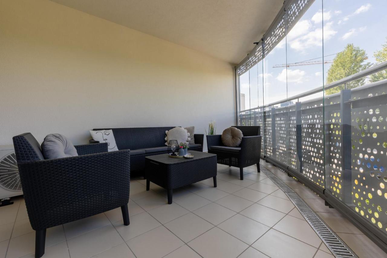 Deluxe Apartment Wronia 45 With Ac, Parking & Balcony By Renters Prestige وارسو المظهر الخارجي الصورة